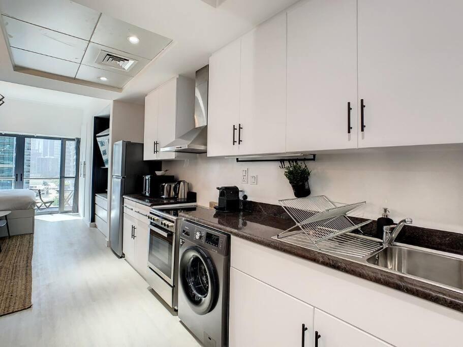 Luxury Modern Studio In Jlt With Amazing View & Rooftop Pool - Sleeps 3 Dubaj Kültér fotó