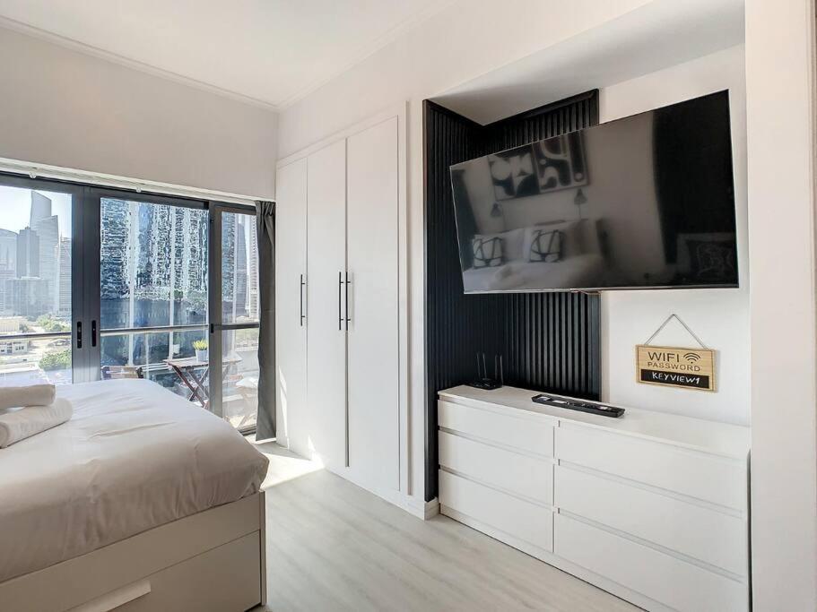 Luxury Modern Studio In Jlt With Amazing View & Rooftop Pool - Sleeps 3 Dubaj Kültér fotó