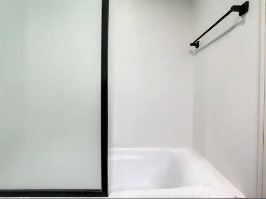 Luxury Modern Studio In Jlt With Amazing View & Rooftop Pool - Sleeps 3 Dubaj Kültér fotó