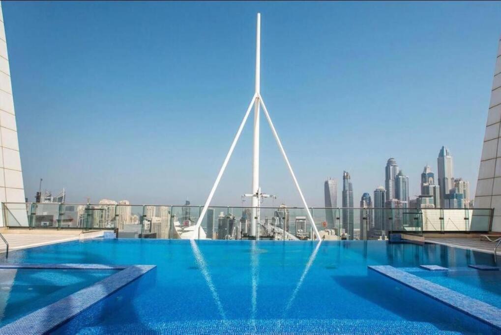 Luxury Modern Studio In Jlt With Amazing View & Rooftop Pool - Sleeps 3 Dubaj Kültér fotó