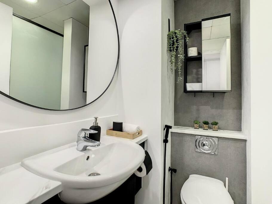 Luxury Modern Studio In Jlt With Amazing View & Rooftop Pool - Sleeps 3 Dubaj Kültér fotó