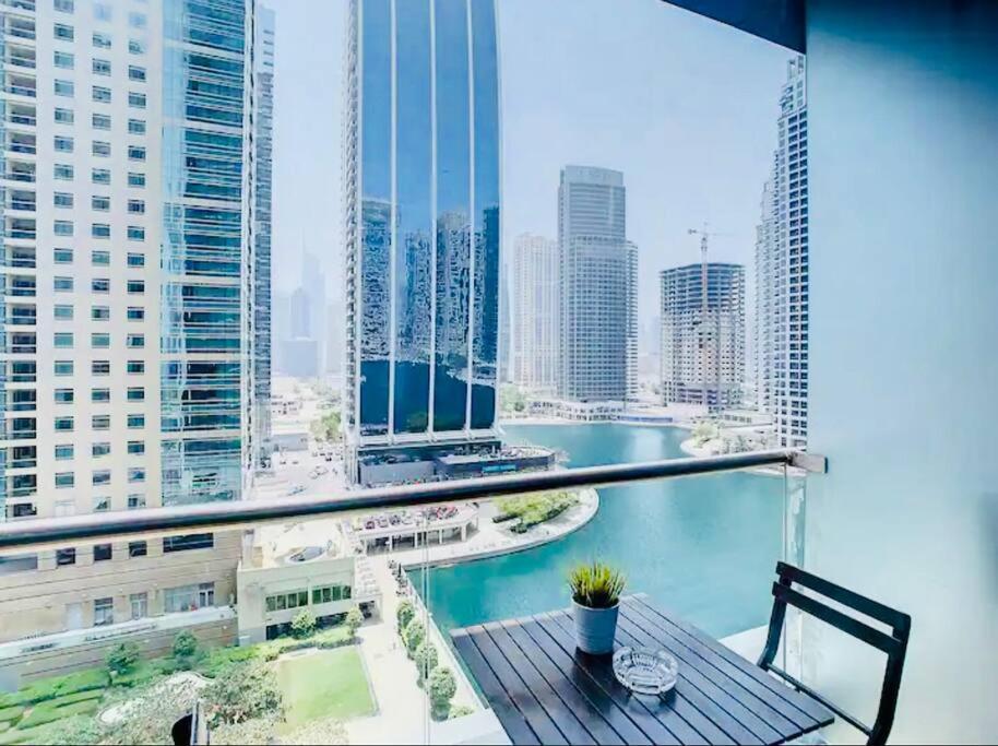 Luxury Modern Studio In Jlt With Amazing View & Rooftop Pool - Sleeps 3 Dubaj Kültér fotó